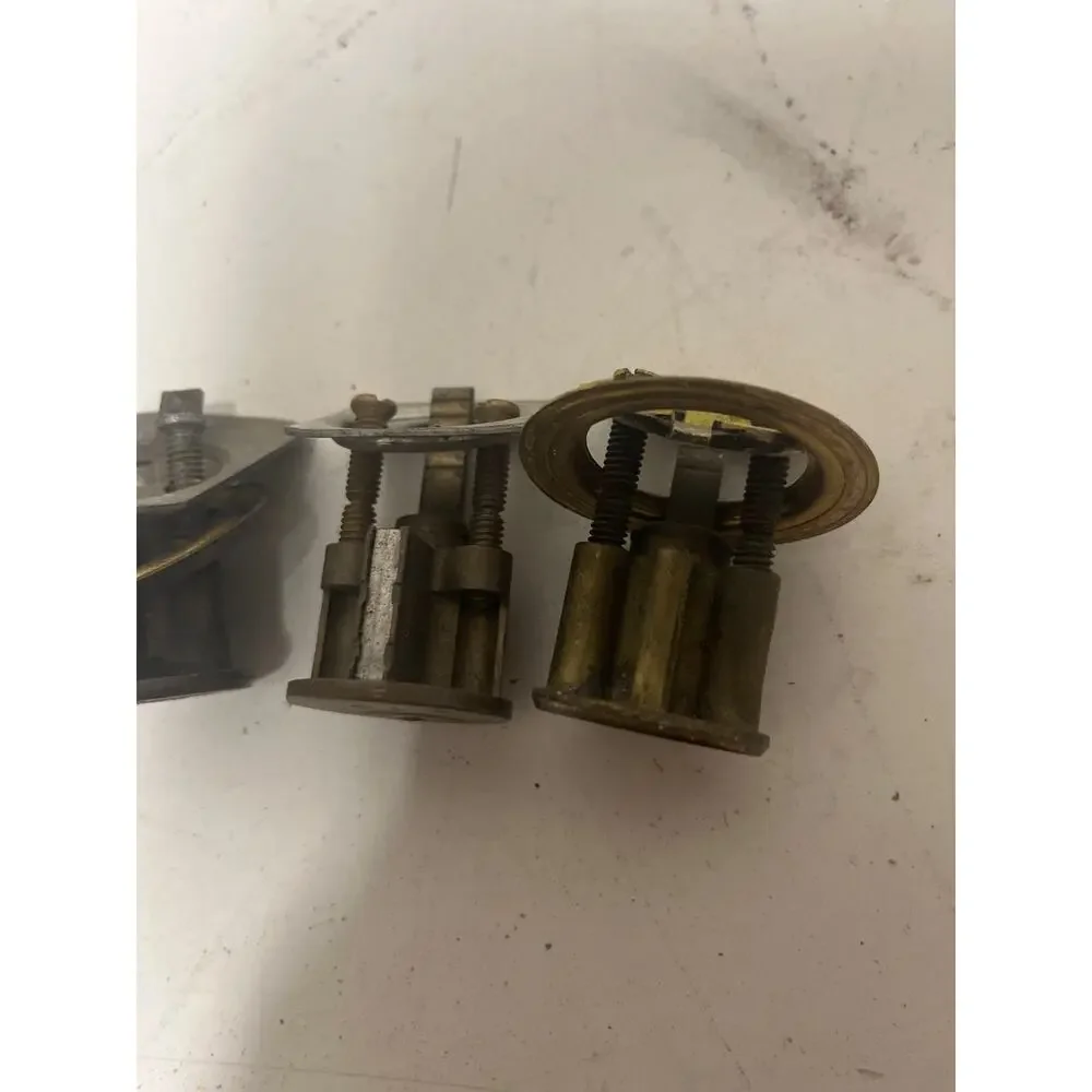 Lot of 5  vintage Yale lock cylinders No Keys For Parts Or Repair